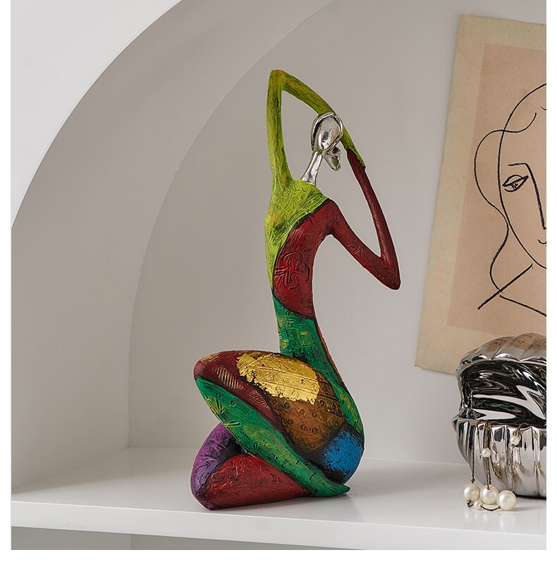 Figurka kobiety sztuka nowoczesna kolorowa