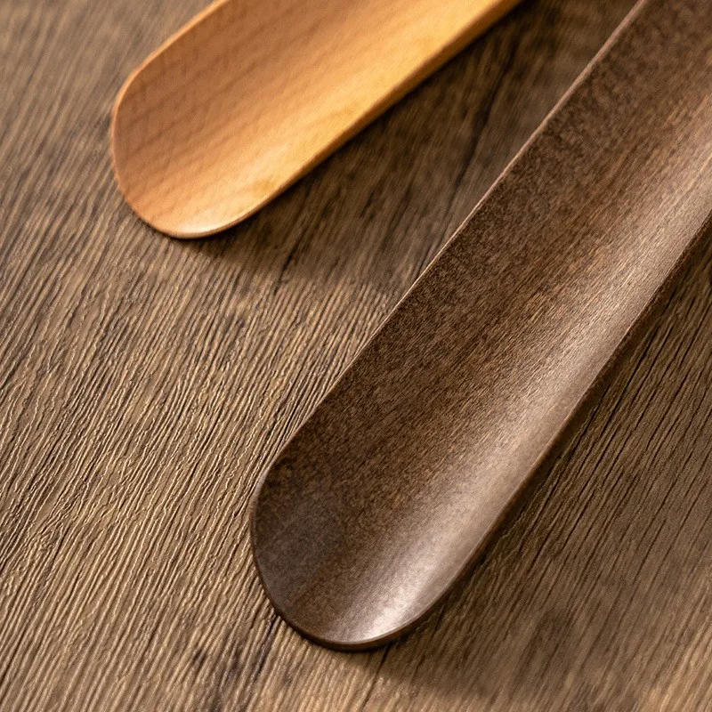 Dekoracyjna długa drewniana łyżka do butów - 50cm